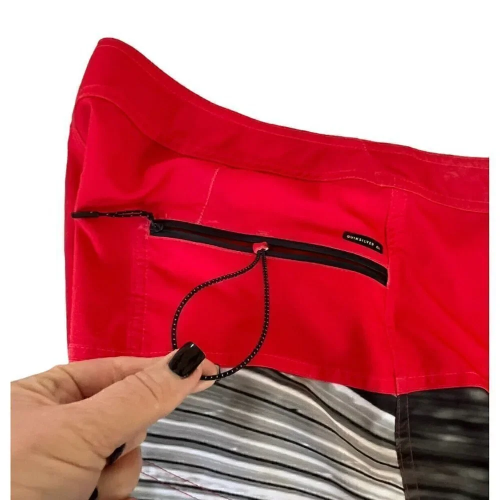 Quiksilver High-Line 4 Way Stretch Men's Sz 34 Red Blue Boardshorts